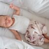 Set Estivo Neonato: Coperta, Telo, Pantaloncini e Cappellino - immagine 7